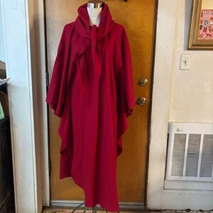 Red Wool Cape with a hood.   Xl.  Vintage